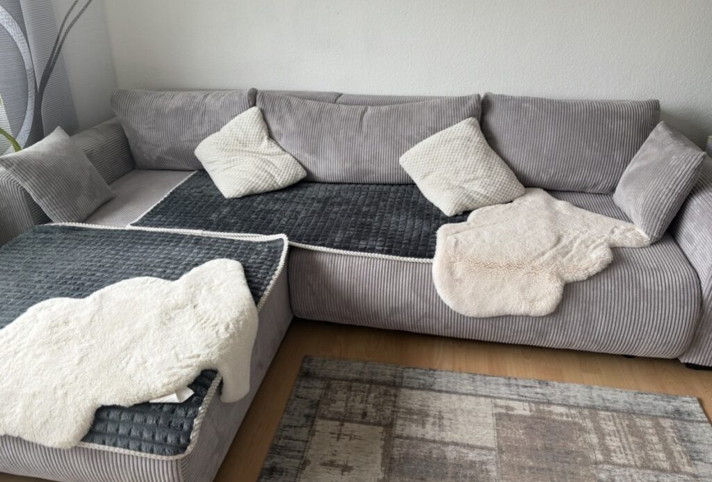 Neuwertige Couch zu gutem Preis