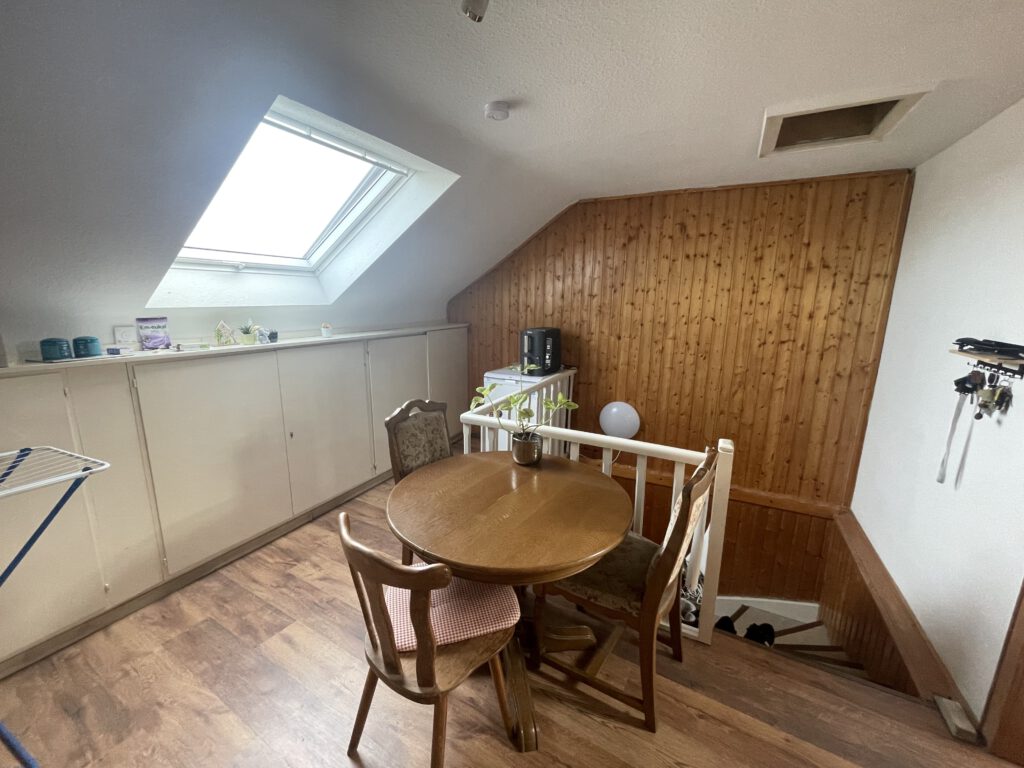 Nachmieter für 2-Zimmer-DG Wohnung gesucht